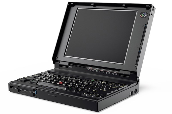 Το αυθεντικό ThinkPad 700C παρουσιάστηκε στις 5 Οκτωβρίου 1992
