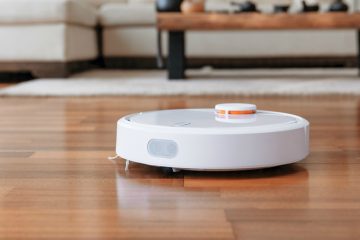 Ένας αναλυτικός οδηγός αγοράς για την νέα τεχνολογία στην καθαριότητα του σπιτιού που ονομάζεται σκούπα ρομπότ. Πως γίνεται η επιλογή της και τι θα πρέπει να λάβεις υπόψη προτού προχωρήσεις στην αγορά.